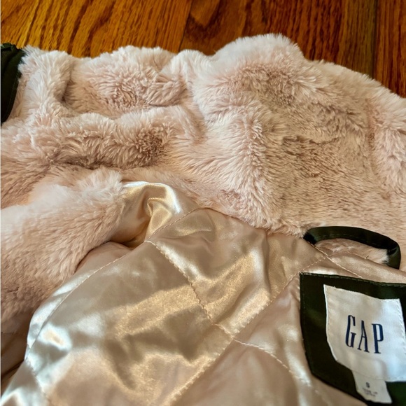 GAP - Women’s satin bomber jacket with pink fleece lining. Size small - Picture 10 of 11
